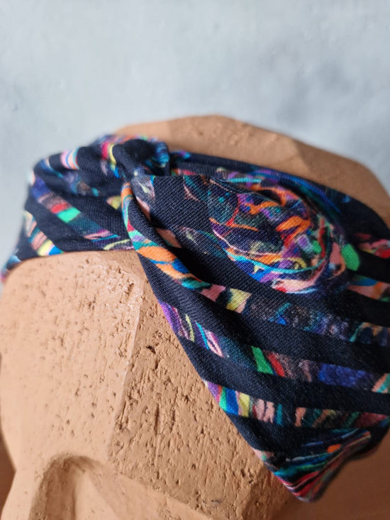 HAARBAND twisted donkerblauw gekleurde strepen