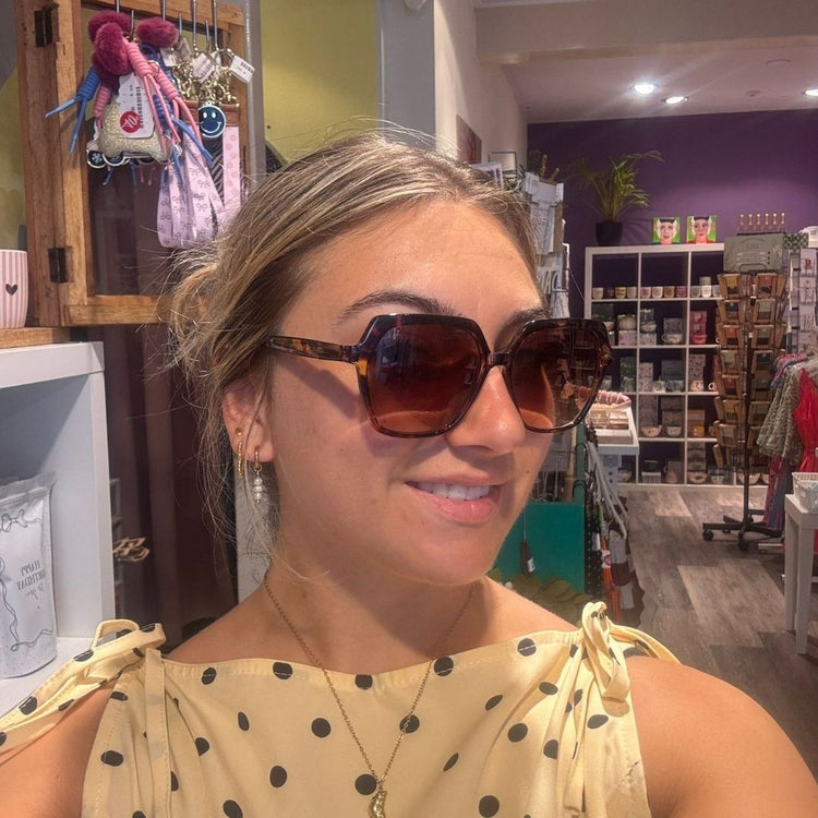 Zonnebril Sabrina concha - conceptstore Liefs uit Zierikzee 