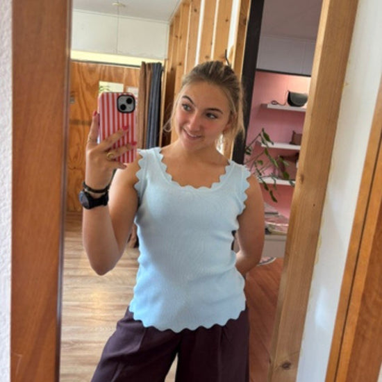 Top ruffle lichtblauw - conceptstore Liefs uit Zierikzee 